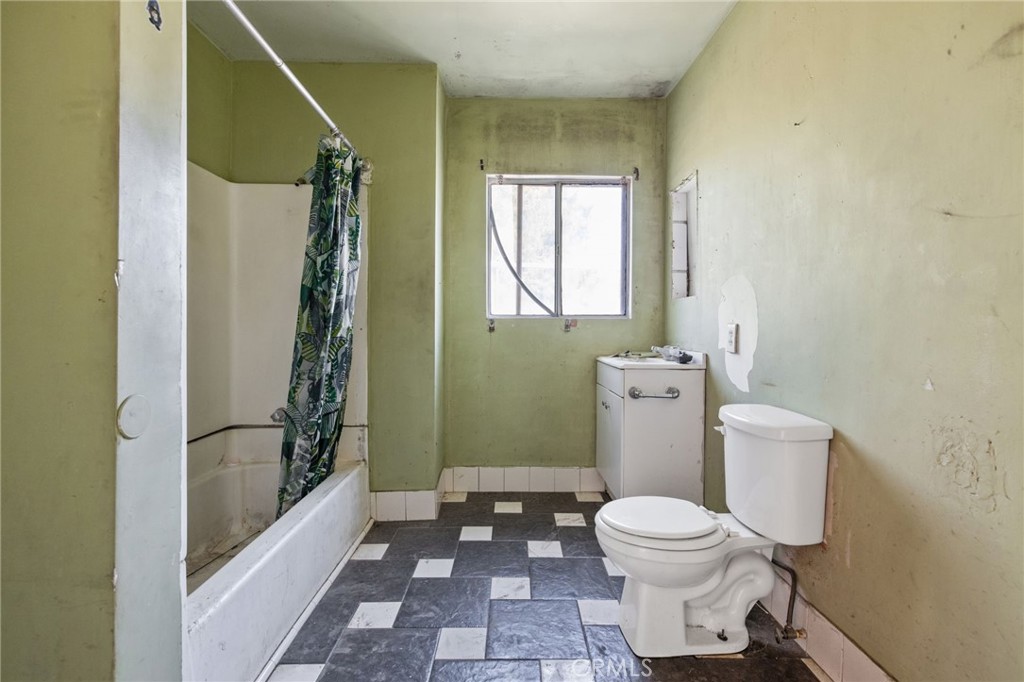 1692 N Beverly Property Photo 18