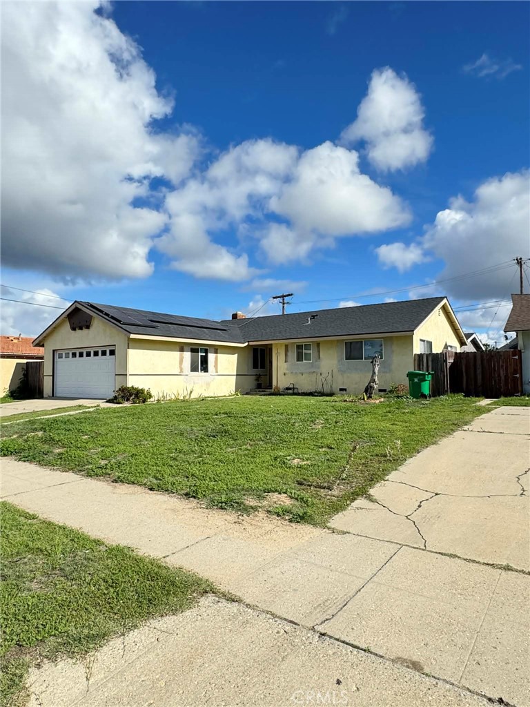 1860 N Miller Property Photo 1