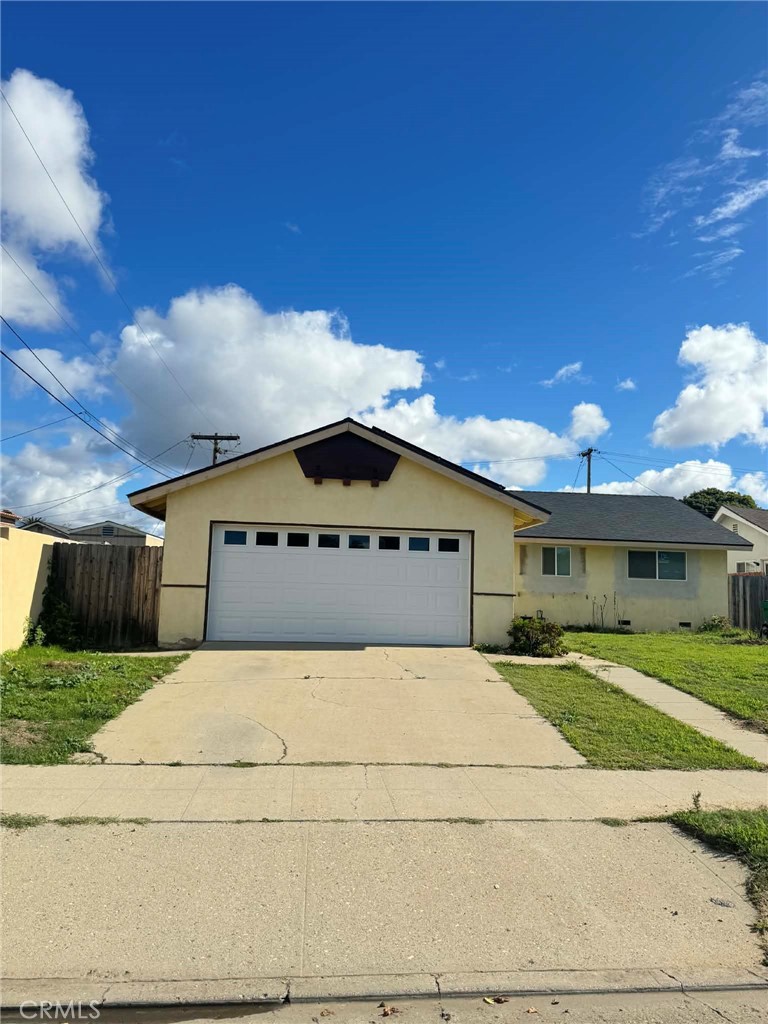 1860 N Miller Property Photo 3