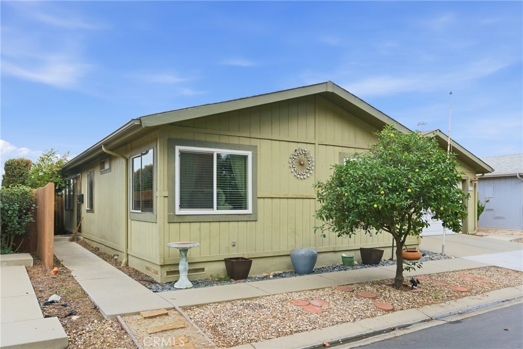 2170 Avenida Redondo Property Photo 2