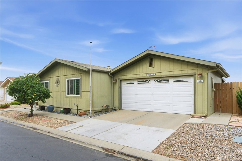 2170 Avenida Redondo Property Photo 3