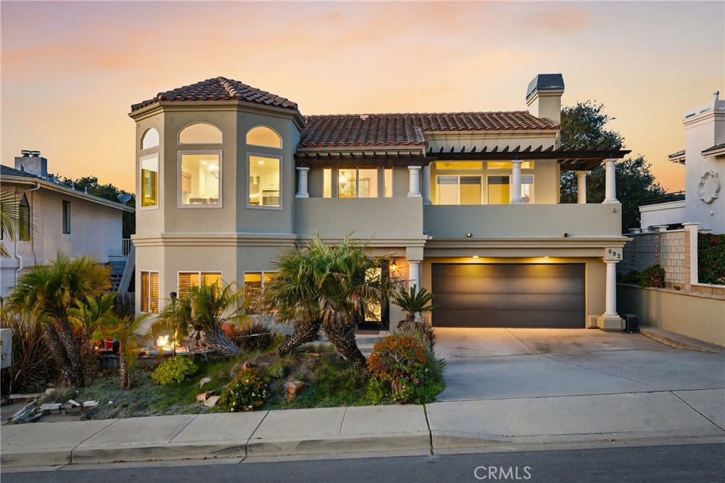 692 Shamrock Property Photo 1