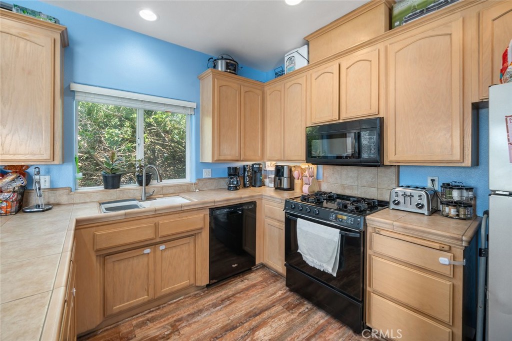 1681 Ocean Property Photo 8