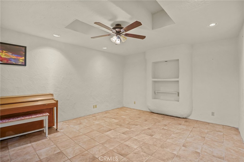 914 S Mcclelland Property Photo 7