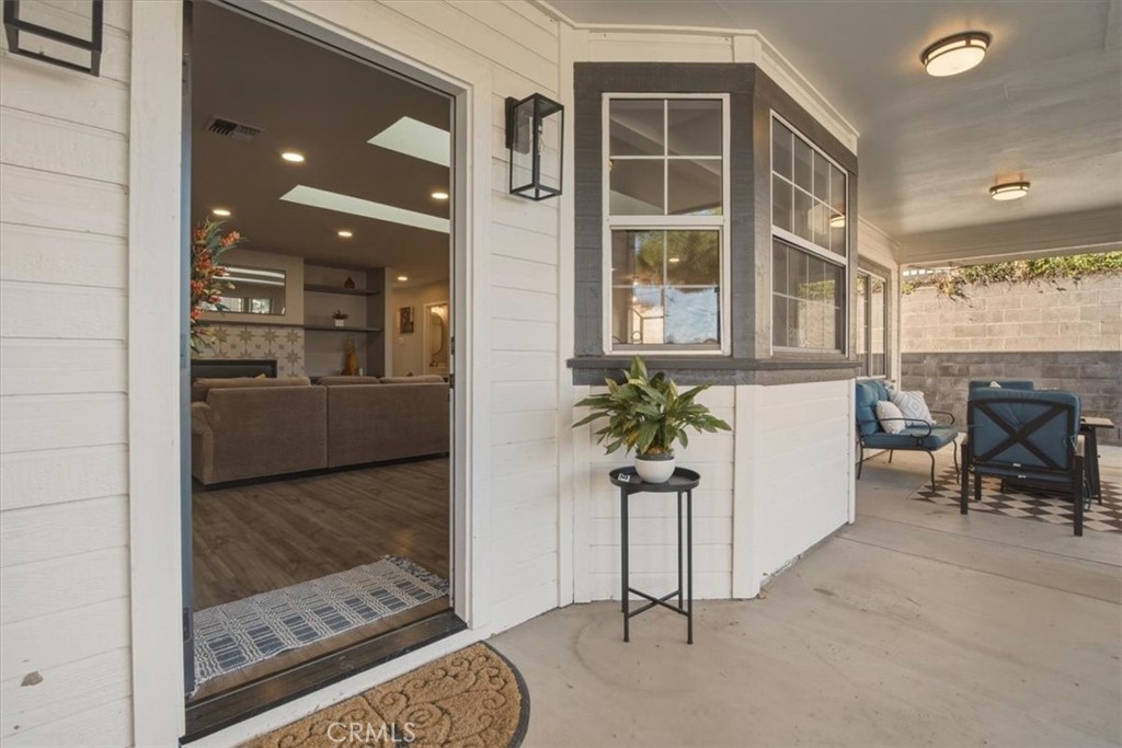 143 Vine Property Photo 6