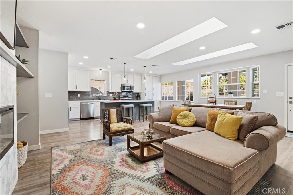 143 Vine Property Photo 10
