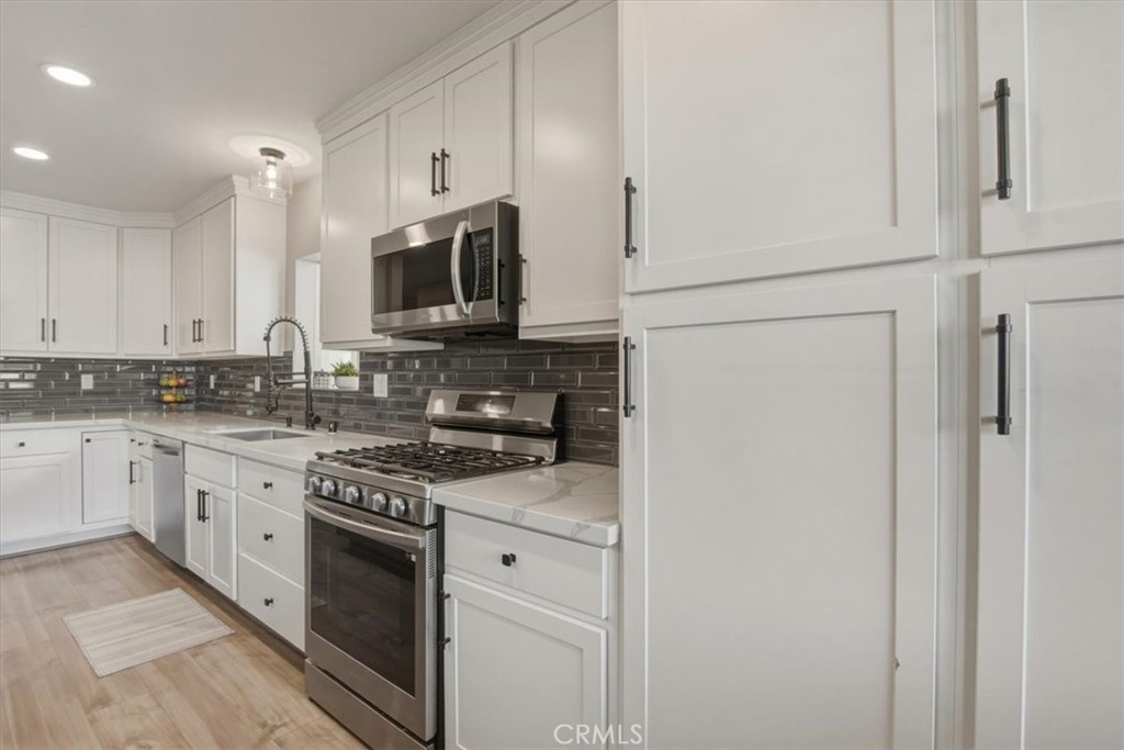 143 Vine Property Photo 16