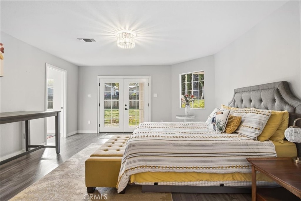 143 Vine Property Photo 23