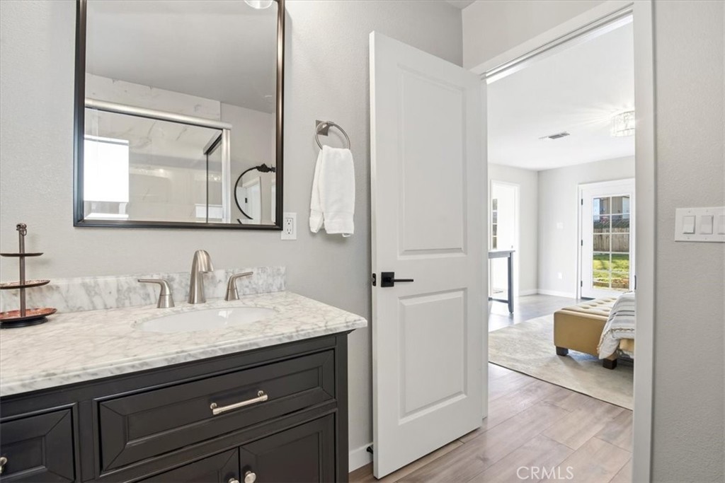 143 Vine Property Photo 27