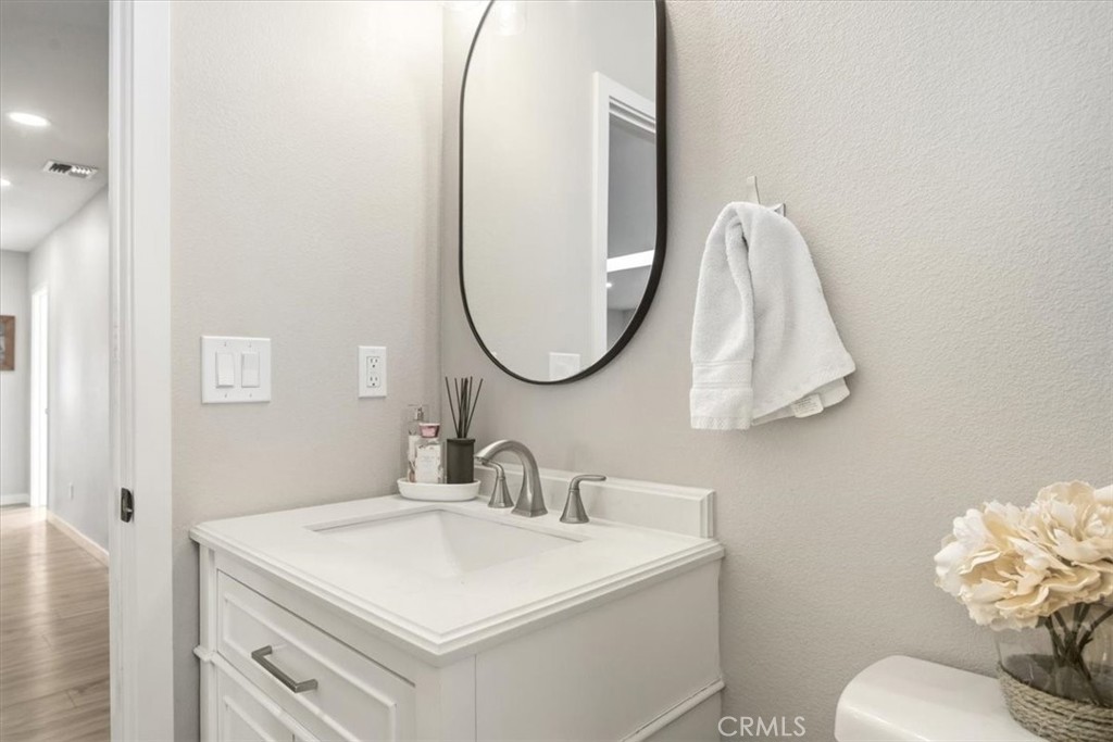 143 Vine Property Photo 33