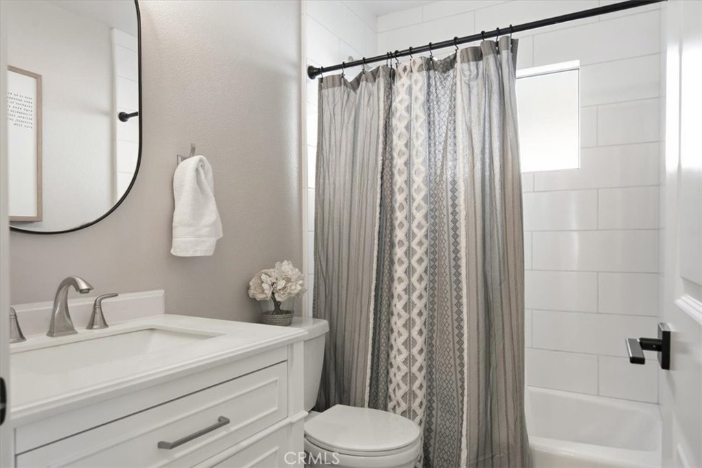 143 Vine Property Photo 34