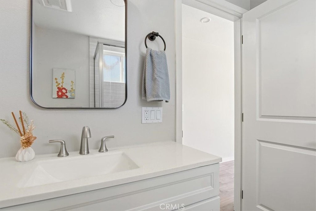 143 Vine Property Photo 37