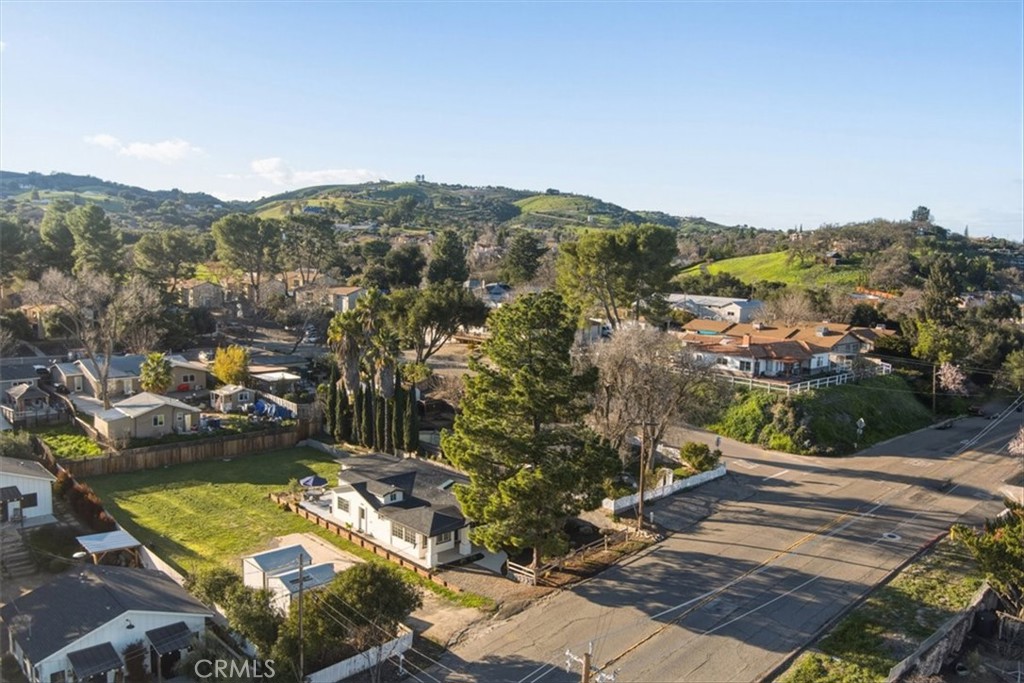 143 Vine Property Photo 43