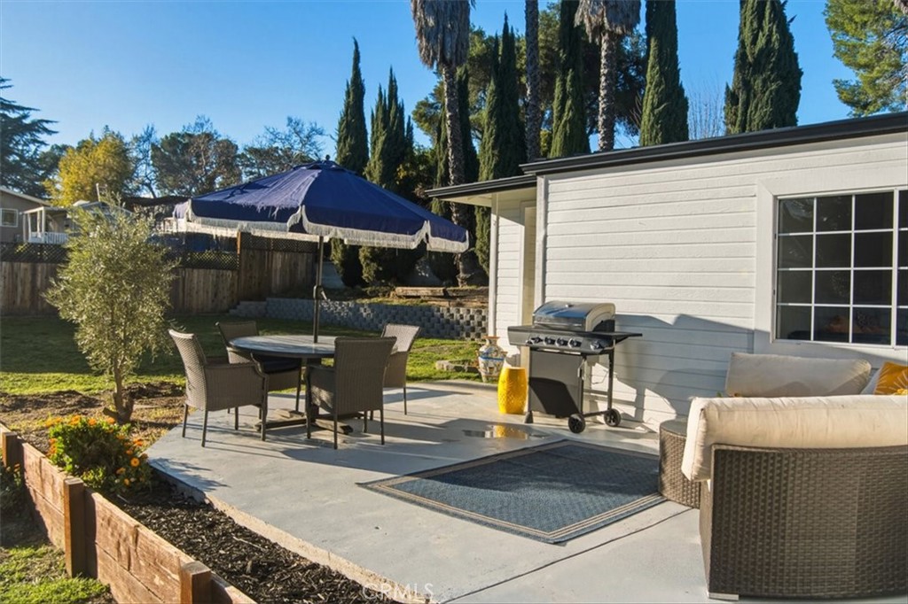 143 Vine Property Photo 46