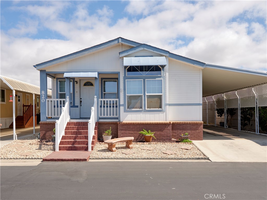 820 Farnsworth Property Photo 1