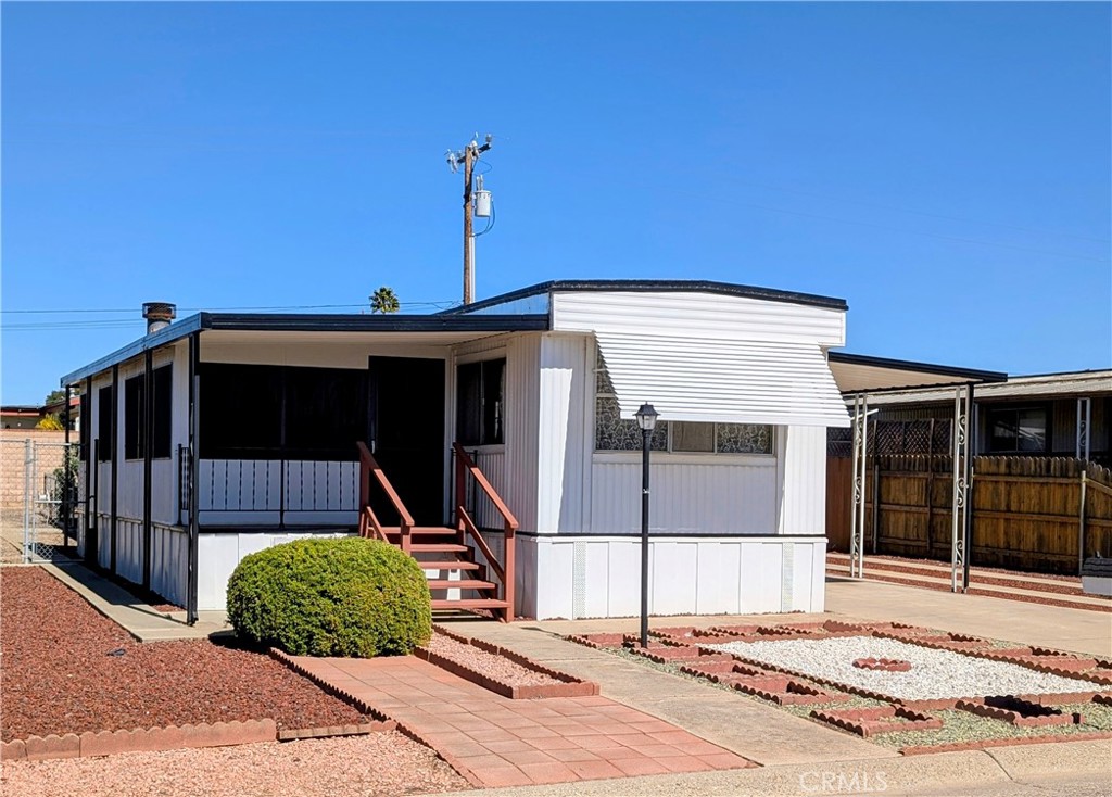 461 Saturn Court Property Photo 1