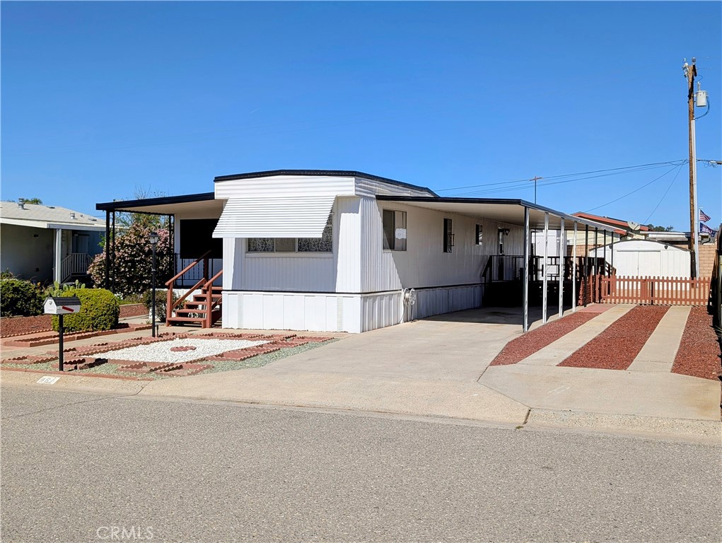 461 Saturn Court Property Photo 2