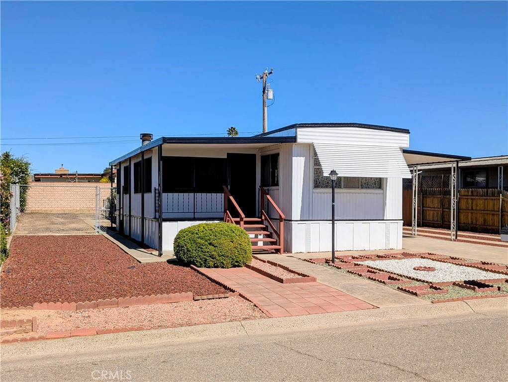461 Saturn Court Property Photo 3