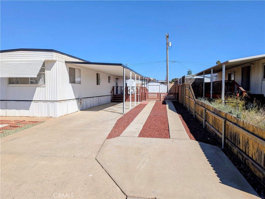 461 Saturn Court Property Photo 5