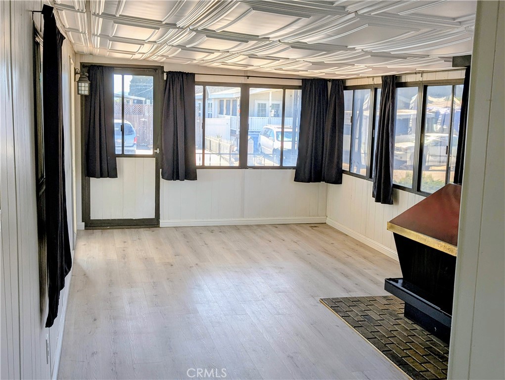 461 Saturn Court Property Photo 6
