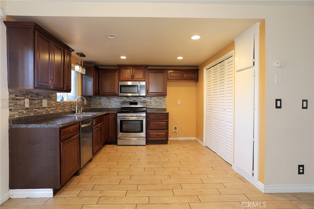 1321 N Bradley Property Photo 5