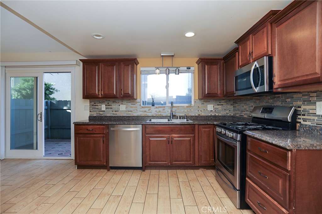 1321 N Bradley Property Photo 8