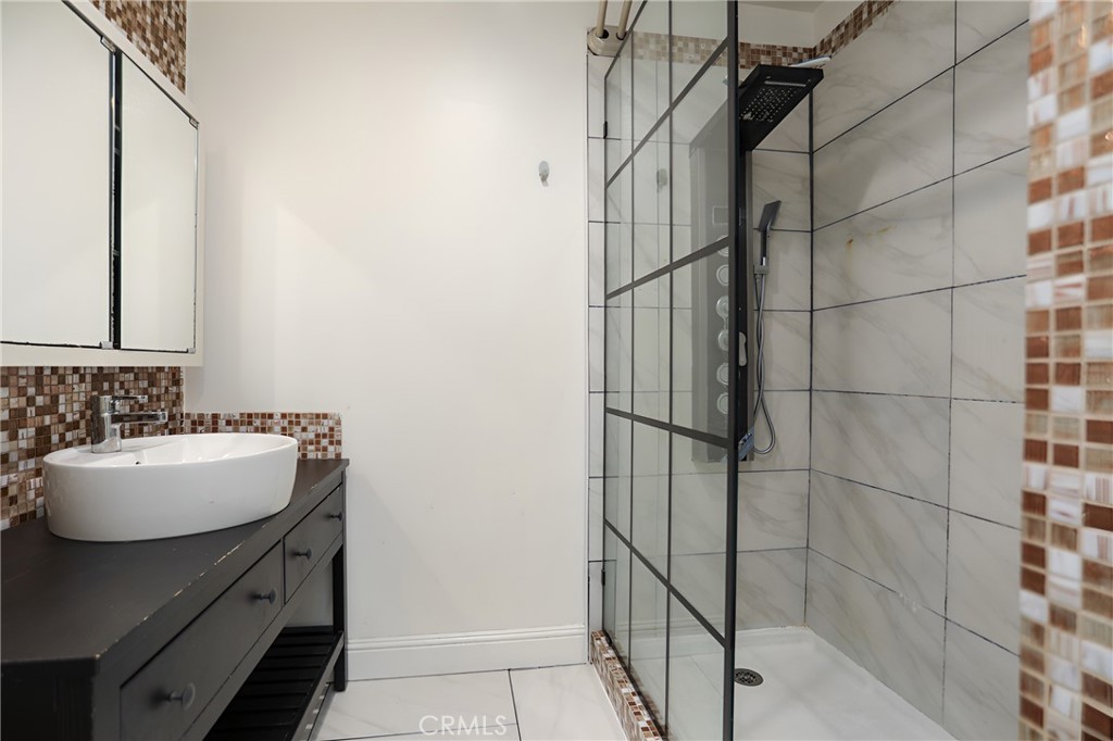 1321 N Bradley Property Photo 16
