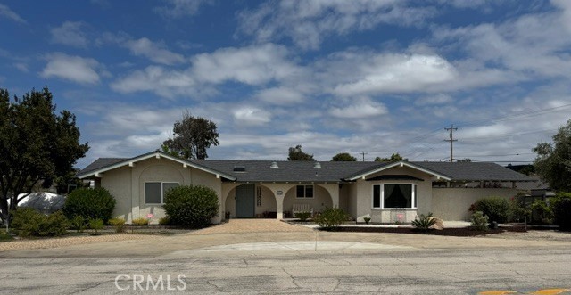 785 Miles Property Photo 1