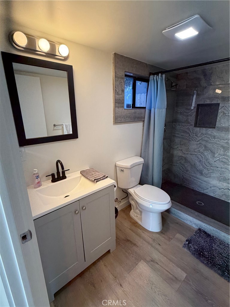 1220 1218 E Grand Avenue Property Photo 8