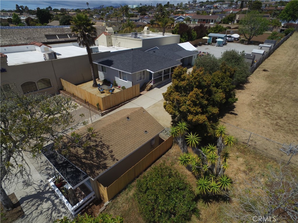 1220 1218 E Grand Avenue Property Photo 14