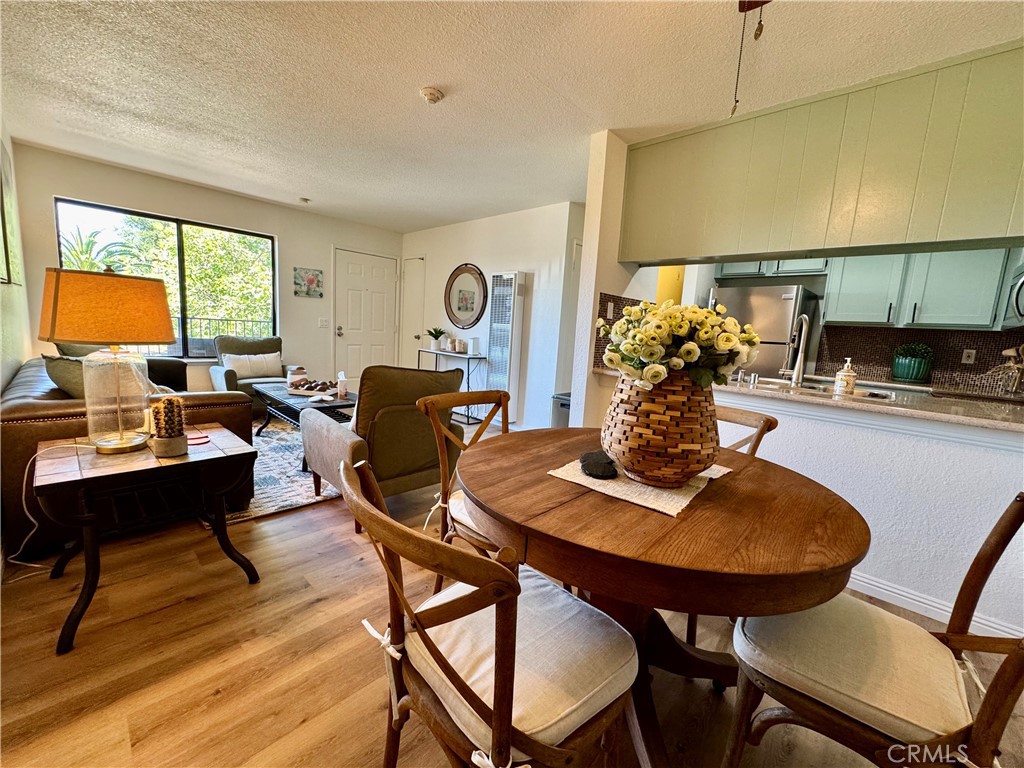 146 Donoso Plz Property Photo 7