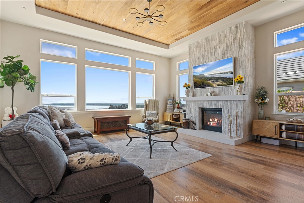 1564 Eucalyptus Property Photo 12