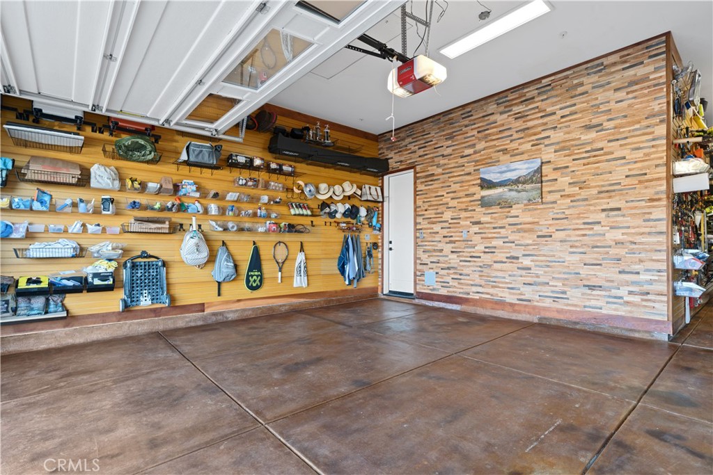 1564 Eucalyptus Property Photo 34