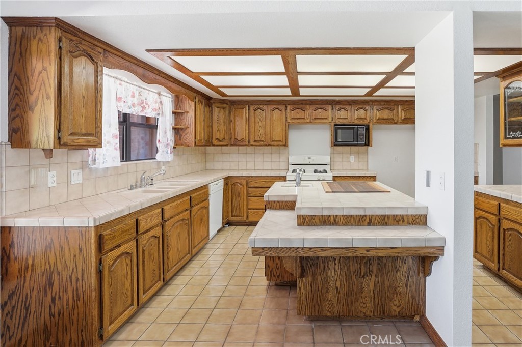 140 E Rice Ranch Road Property Photo 13