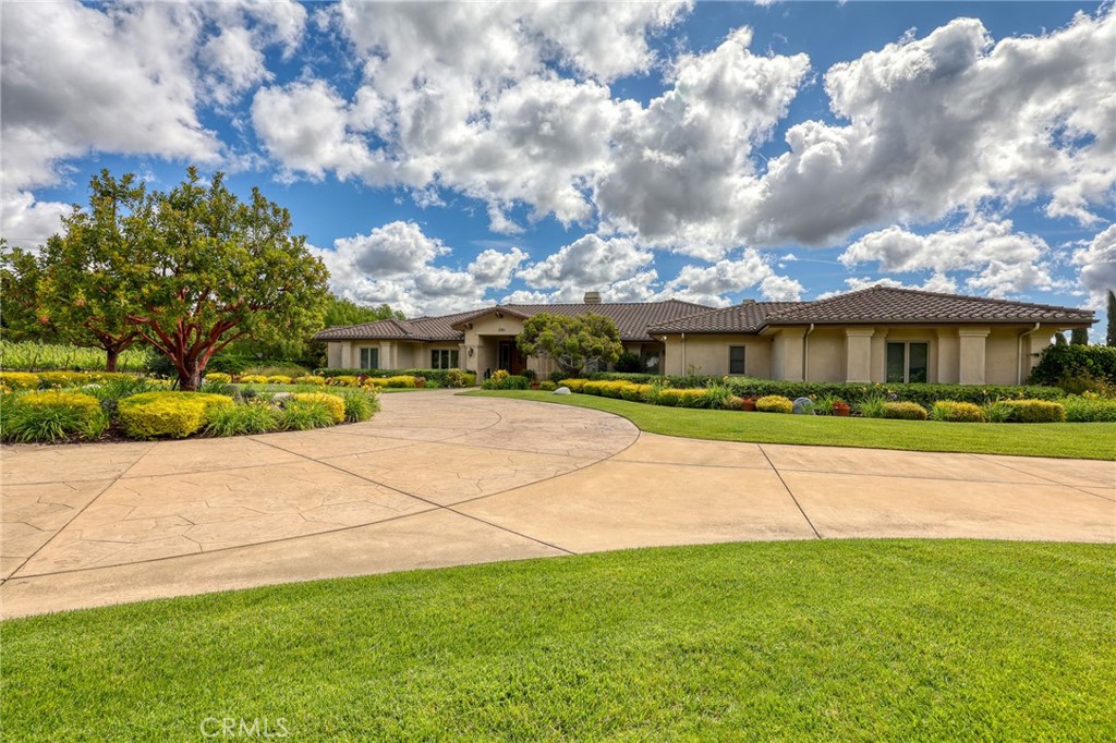 250 Foxen Bluff Lane Property Photo 1