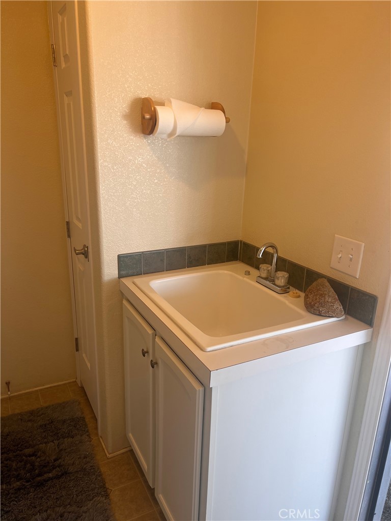 140 S Dolliver 89 Property Photo 17