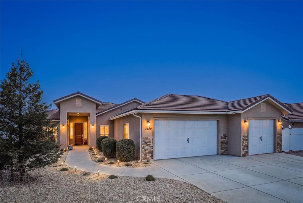 3180 Lakeside Village Property Photo 1