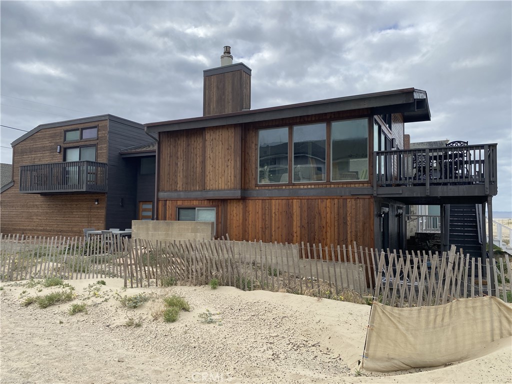 1612 Strand Property Photo 1