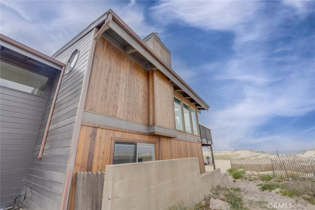 1612 Strand Property Photo 24