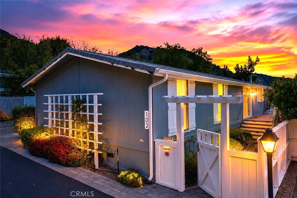 102 Sunrise Property Photo 1