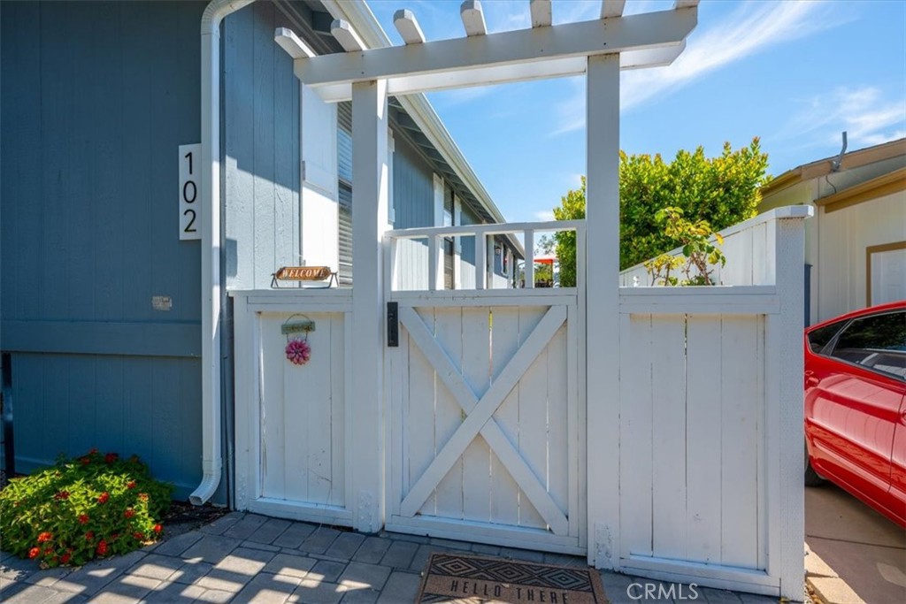 102 Sunrise Property Photo 3