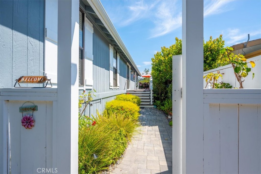 102 Sunrise Property Photo 4