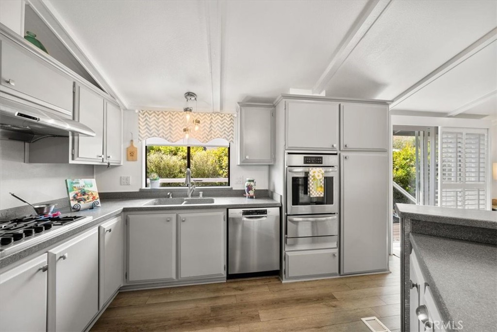 102 Sunrise Property Photo 15
