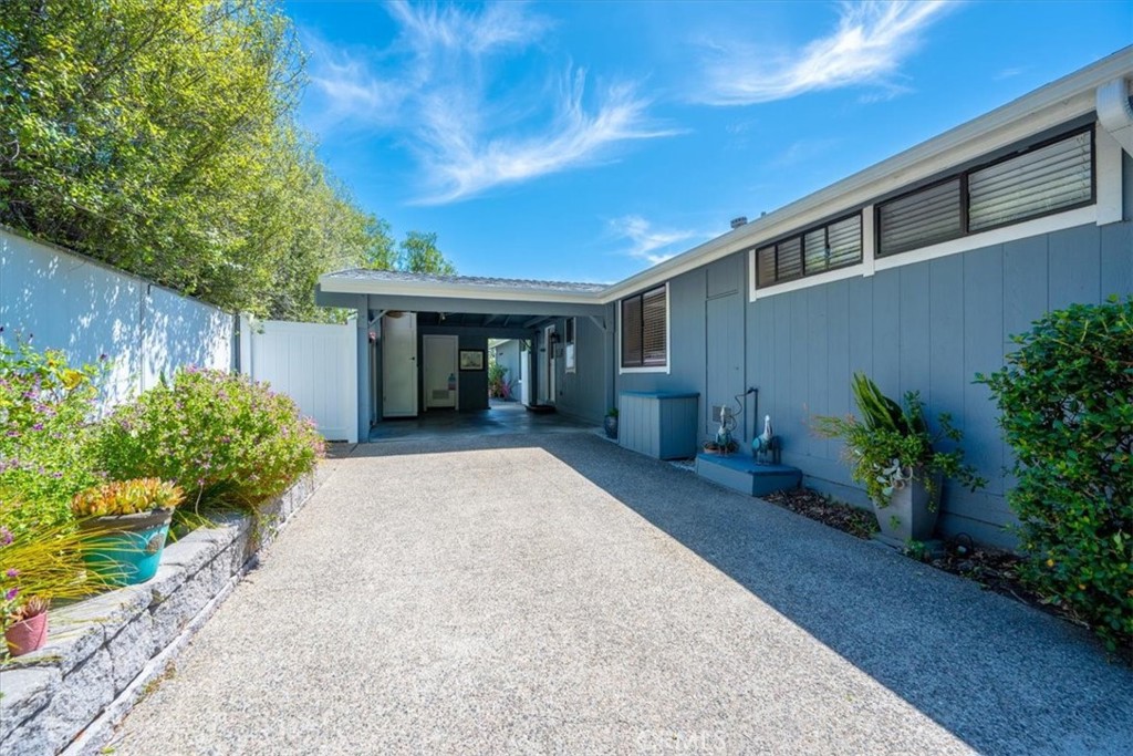 102 Sunrise Property Photo 32