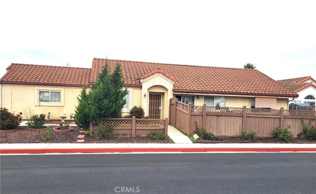 715 Hawthorn Property Photo 1