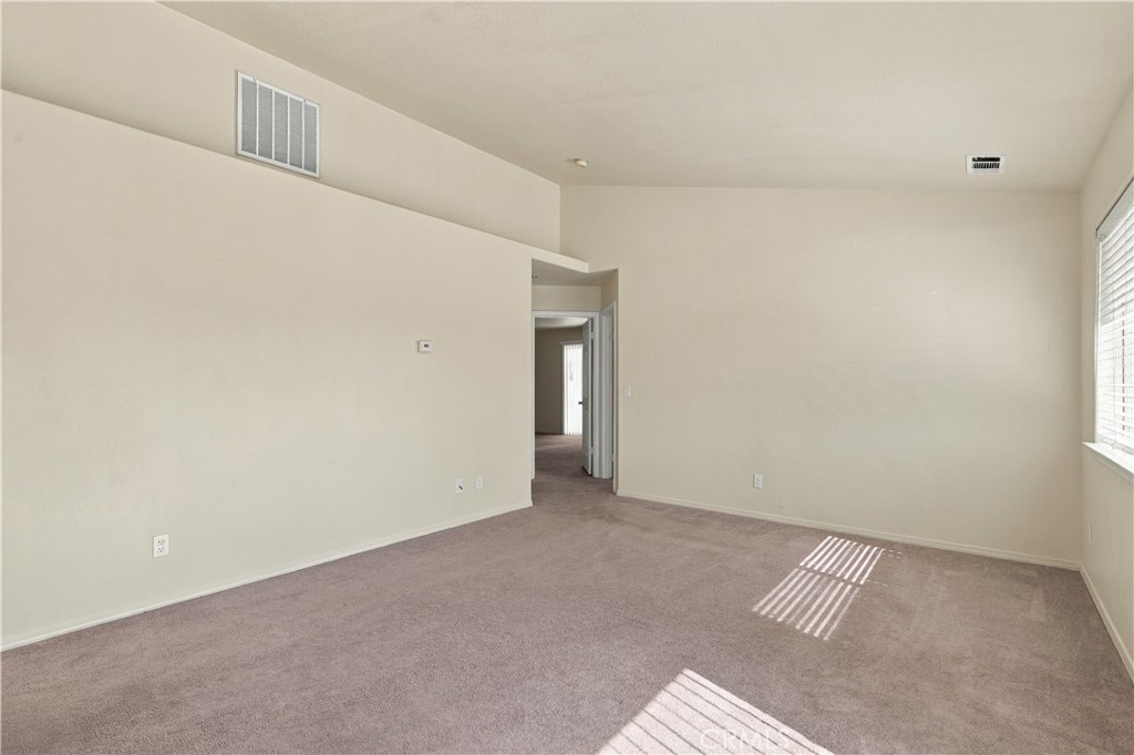 715 Hawthorn Property Photo 6