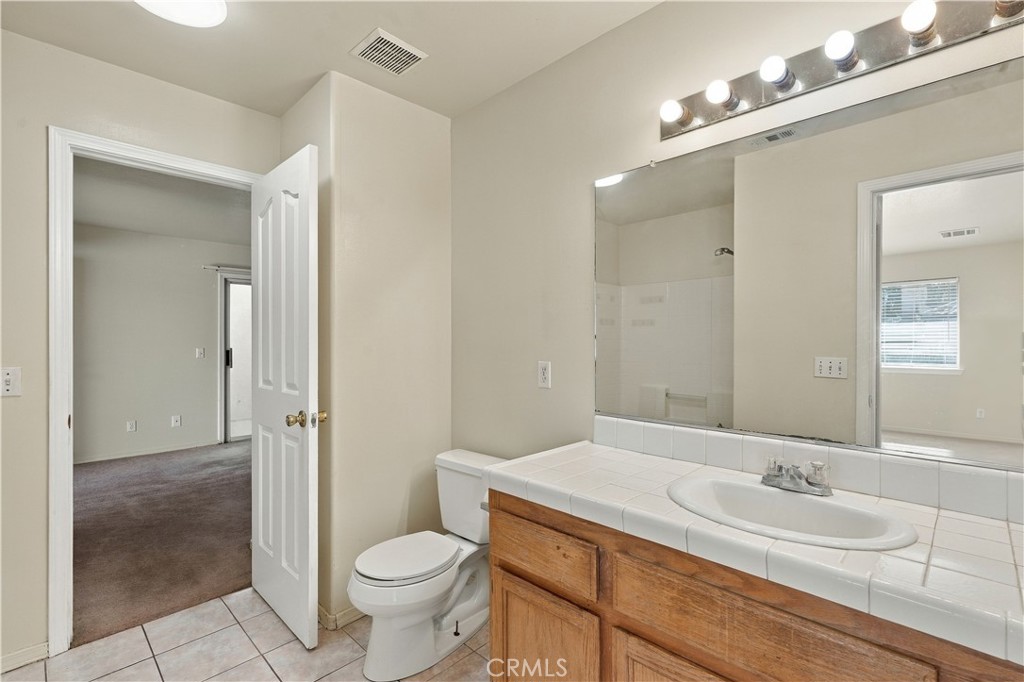 715 Hawthorn Property Photo 17