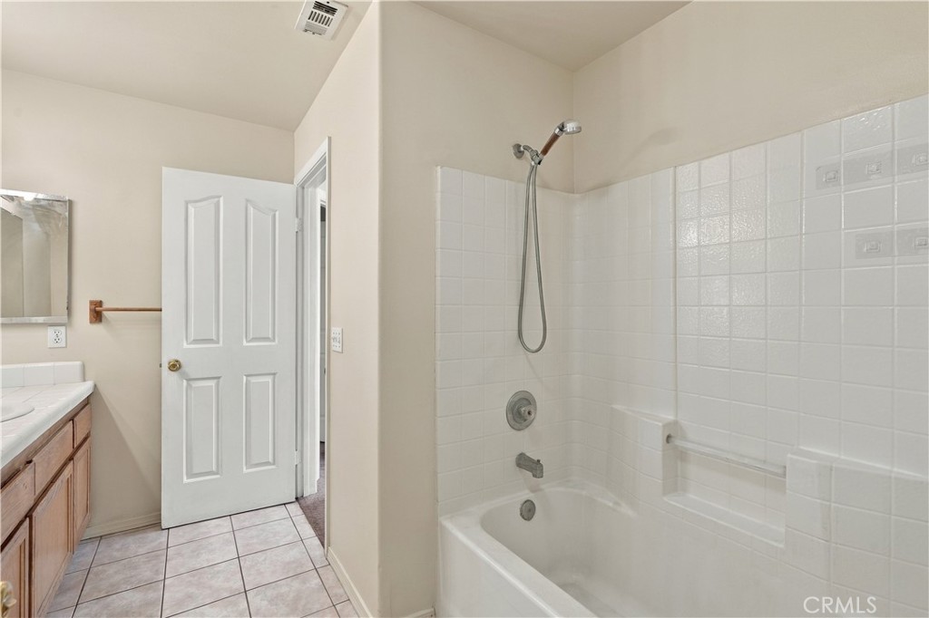 715 Hawthorn Property Photo 18