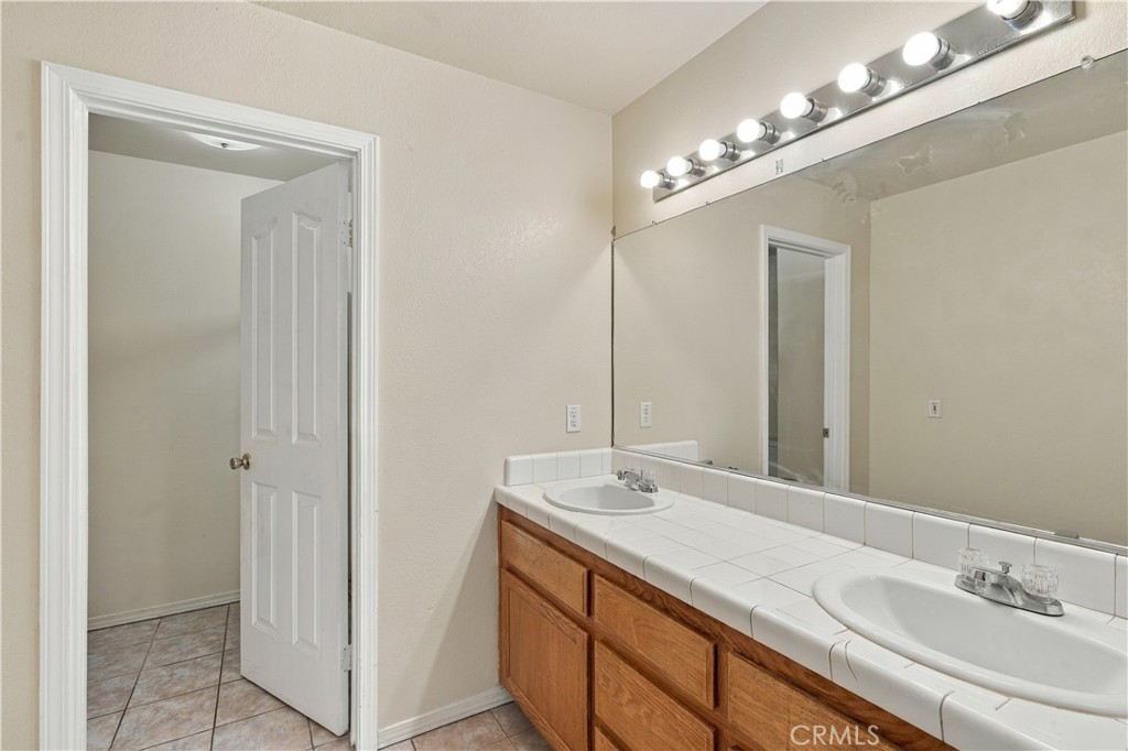 715 Hawthorn Property Photo 22