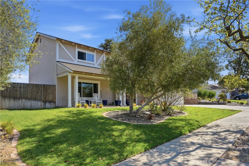 275 Meadowbrook Drive Property Photo 3